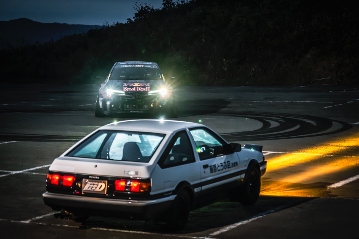 WRC王者カッレ・ロバンペラ vs 頭文字D藤原拓海のドリフトバトル スペシャル映像が世界同時公開 ? RALLYPLUS.NET ラリープラス