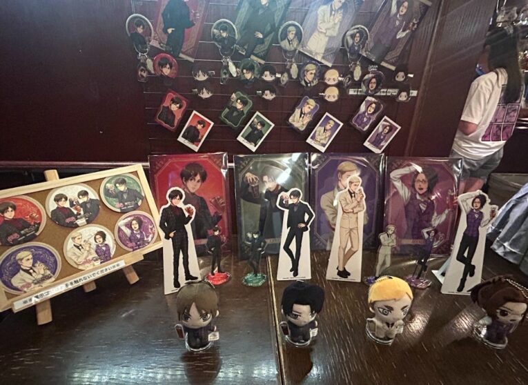 様々なコラボグッズ